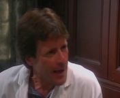 Секс в дурдоме с лилипуткой